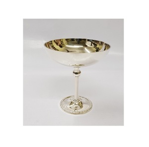 Copas de vino de diseño hecho a mano para boda y fiesta - Product Image 1