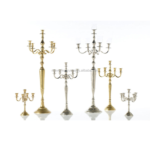 Candélabre haut en métal aluminium 5 bras Candélabre de sol plaqué argent et or pour la maison et les décorations de table de mariage - Product Image 1