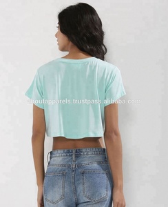 Top corto negro sin mangas con tirantes de cadena acanalada para mujer - Product Image 5