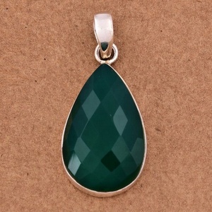 925อัญมณีโอนิกซ์สีเขียวรูปลูกแพร์พร้อมจี้เงินสเตอร์ลิงพร้อมจี้เงินชุบทันสมัยจี้ทันสมัย - Product Image 3