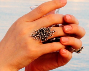 Elegant Bohemian Style Silver Cluster Ring Made of Alloy Fashionable Jewelry - Product Image 1