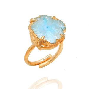 Anillo de piedras preciosas Druzy de cuarzo solar azul claro en Ajuste de punta de oro de plata esterlina para regalos de fiesta de aniversario de compromiso de boda - Product Image 1