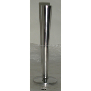 Bougeoirs en aluminium de luxe faits à la main de taille personnalisée de qualité supérieure - Product Image 1