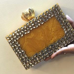 Bolso de mano de resina Bolso de mano de piedra Estilo único Resina Diseño elegante Fábrica India Hecho a mano Resina Embrague Fiesta de noche - Product Image 4