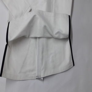 Vente en gros 100% coton 450gsm perle armure Gi sur mesure blanc brésilien Jiu Jitsu MMA équipement BJJ Gis Pakistan vêtements d'arts martiaux - Product Image 4