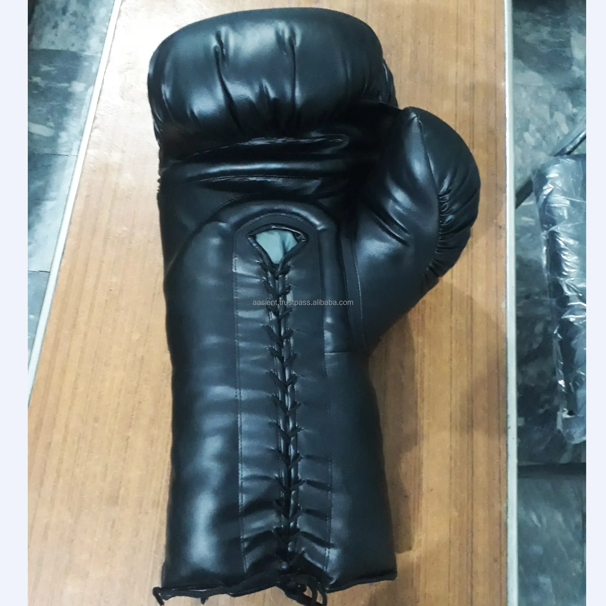 AFFICHAGE GÉANT GANTS DE BOXE