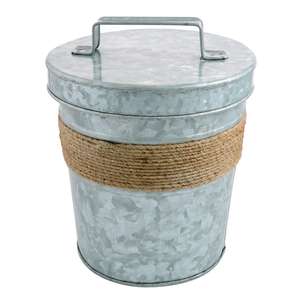 Hielera de Metal Galvanizado Antigua con Tapa para Fiestas, Diseño Rústico y Moderno, Pinzas Sostenibles para Uso Doméstico - Product Image 1