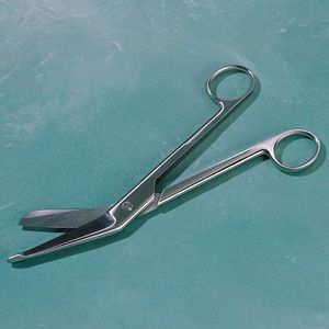 Tijeras para Vendajes ESMARCH de 20 cm, Acero Inoxidable Alemán, Instrumento Quirúrgico Manual Mahersi - Product Image 6