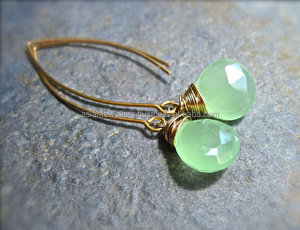 ต่างหูพลอยสีเงินสเตอร์ลิงทำด้วยมือสีทองพร้อม925พลอยคาลซิโดนีสีเขียวเงินสเตอร์ลิงสำหรับงานแต่งงานและงานปาร์ตี้ - Product Image 1