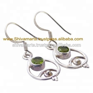 Peridoto hecho a mano, tachuelas de piedras preciosas, elegancia verde indio, venta al por mayor, fabricante de joyas de plata - Product Image 2