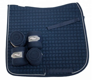 Tapis de selle d'équitation matelassé en coton avec ensemble de bandages assortis, respirant et absorbant les chocs - Product Image 1
