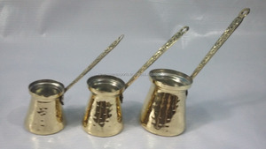 หม้อกาแฟทองเหลืองตกแต่งด้วยด้ามจับไม้ - Product Image 2