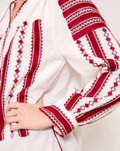 Nueva llegada mujeres tradicionales bordadas a mano en blusa rumana Tops última colección de verano 2024 - Product Image 3