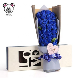 Forever <span class=keywords><strong>Love</strong></span> - Nuevo Ramo de Flores Artificiales de Plástico para San Valentín, Cajas de Regalo Románticas Hechas a Mano, Bonitas Rosas de Jabón Rojas para Niñas, Ramo de Boda - Product Image 4