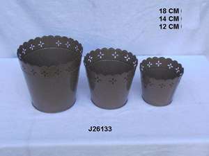 Nouvel Arrivage Jardinières en Fer Peint en Trois Tailles avec Motifs en Relief Pot de Fleur pour Jardin et Maison au Prix de Gros - Product Image 3