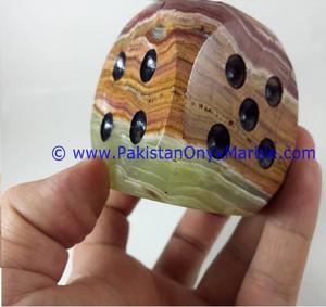 ลูกเต๋าเกมลูโดทำจากหินอ่อนออนิกซ์ขัดเงา สำหรับตกแต่ง ของขวัญ ของที่ระลึก พร้อมลวดลาย - Product Image 1