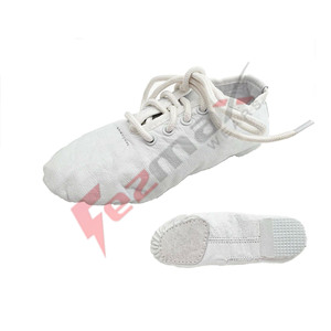 Chaussures en caoutchouc souple de style jazz avec semelle intermédiaire en carbone et doublure en coton par FEZMAX WEAR - Product Image 2