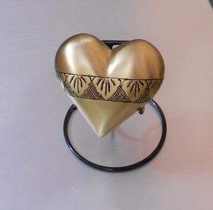 Urn créative en laiton forme de cœur, petit accessoire pour la décoration des animaux naturels - Product Image 2