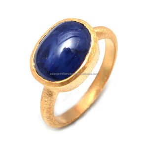 Zafiro teñido Piedra preciosa martillada Acabado Fino Anillo vermeil oro - Product Image 1