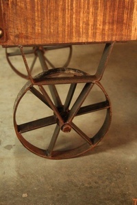 Table basse professionnelle industrielle/table basse en bois, avec roulettes en fer - Product Image 3