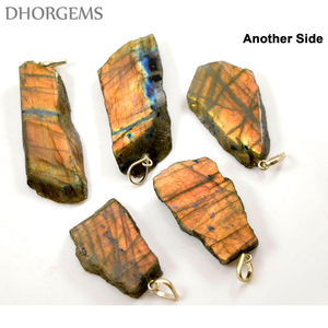 Pendentif en tranche de pierre précieuse naturelle Labradorite Feu Doré Dhorgems, minéral, avec changement de couleur, en provenance du Rajasthan, vente en gros - Product Image 2