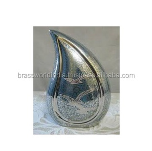 นกหยดน้ำตาเผาศพผู้ใหญ่โกศสำหรับขี้เถ้าโดย Brassworld อินเดีย - Product Image 1