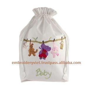 Bolsa de Lencería Bordada a Mano - Product Image 2