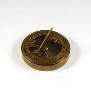 Boussole Sundial en laiton Style nautique à finition Vintage Antique dans un étui en cuir