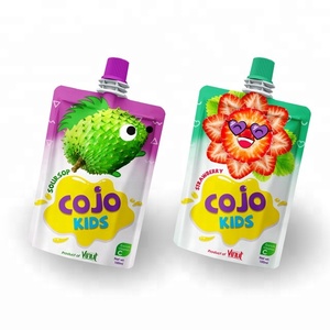 10.1 floz Emballage de boisson au jus de fraise de forme spéciale personnalisé Emballage de pochettes à bec en plastique - Product Image 4