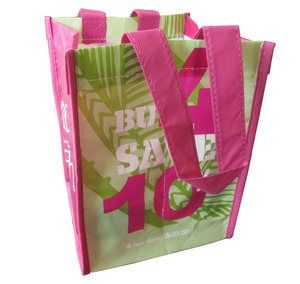 กระเป๋าโท้ทใส่ไวน์ทำจากผ้า PP เป็นมิตรต่อสิ่งแวดล้อมพร้อมโลโก้ลายการ์ตูนออกแบบได้ตามต้องการสำหรับการโฆษณาโปรโมชั่นจากเวียดนาม - Product Image 2