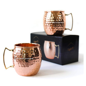 Tasse en cuivre martelée avec poignée en laiton du fabricant indien Ensemble de 2 Vaisselle vintage de qualité élégante et luxueuse sur Offre Spéciale - Product Image 1