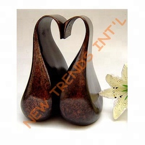 Urne de crémation en forme de coeur de style américain de qualité supérieure fabriquée à la main cendres attrayantes tenant un décor funéraire arrivée chaude - Product Image 1