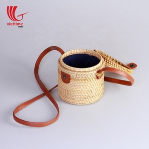 New Arrival 2018 Designer Women's Eco-Friendly <b>Crossbody</b> Bag Cylinder Unique Rattan Bag Handbags <b>Purses</b> From Vietnam Hot Selling - Product Image 5