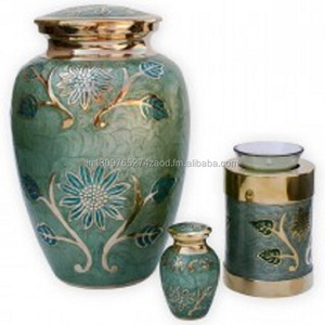 Urna Funeraria de Latón con Diseño Floral Estilo Americano de Brassworld India, Artículos Funerarios Premium - Product Image 4