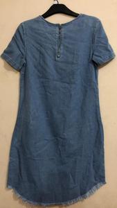 เดรสผ้าเดนิมยาวถึงเข่าสำหรับผู้หญิงชุดเดรสผ้าเดนิม100% คอกลมแขนสั้นแบรนด์เนมสำหรับฤดูร้อน - Product Image 3