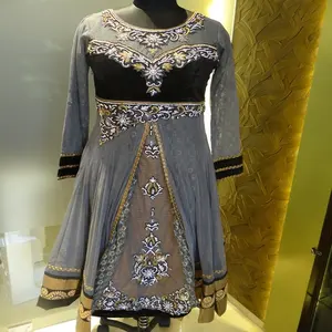 Collection D.E.CORP de Salwar Kameez de créateur tendance - Product Image 1