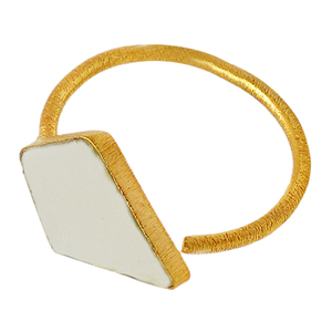 แหวนชุบทองและเงินสเตอริง925สีรุ้งรูปร่างไม่สม่ำเสมอผลิตโดย Casa de Plata - Product Image 4