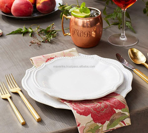 Ensemble de couverts élégant en métal doré avec longue poignée Ensemble de couverts de créateur pour la décoration de table à manger de mariage, de fête d'événement - Product Image 2