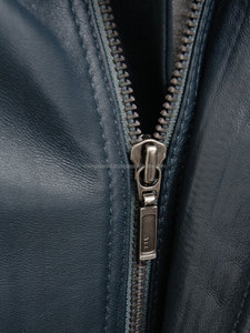 2022 de moda invierno Año nuevo bombardero chaqueta de cuero - Product Image 3