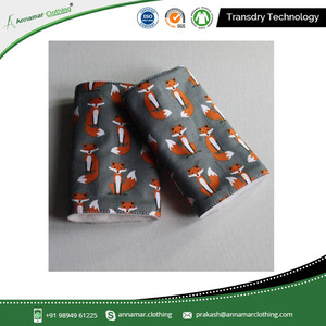 Babero de tela de algodón orgánico y almohadillas para la dentición con MOQ bajo - Product Image 5