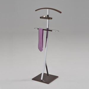 ขาตั้งชุดสูทไม้โบราณสำหรับวางเสื้อโค้ทและกางเกง - Product Image 1