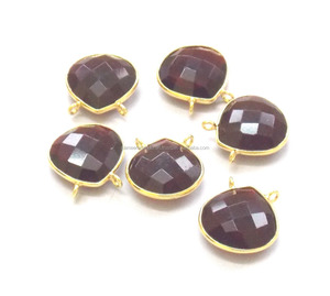 Latón granate cuarzo piedras preciosas hallazgos 24K chapado en oro forma de corazón piedra facetada hecho a mano encanto bisel conector fabricación de joyas - Product Image 4