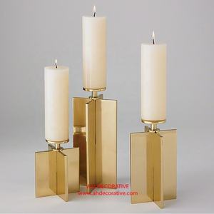 Porte-bougie décoratif de luxe en forme de T pour salon, finition dorée, dernière conception faite à la main - Product Image 2
