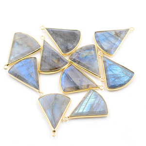 Labradorita Triángulo Forma 925 Bisel de plata esterlina Colgante chapado en oro Fabricación de joyas hechas a mano - Product Image 1