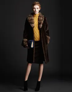 Abrigo de Piel de Visón Cruda Ecológico de Nuevo Diseño, Teñido para Mujer - Product Image 1