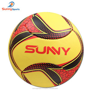 ลูกฟุตบอลชายหาดที่มีวัสดุโฟมสัมผัสนุ่ม ทนทาน และเหมาะสำหรับกีฬาทางน้ำ - Product Image 1