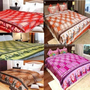 Couverture en flanelle polaire douce multicolore personnalisée en gros 100% polyester avec motif floral fabriquée par Vaibhav Exports - Product Image 6