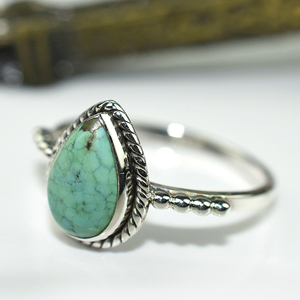 Superbe bague en argent Sterling 925, Turquoise verte en forme de poire, bijoux de créateur, bijoux fins - Product Image 2