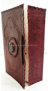 Journal indien B5 fait à la main Journal en cuir gaufré vintage Design personnalisable Accent de pierre couture latérale fermeture à bouton élastique - Product Image 3