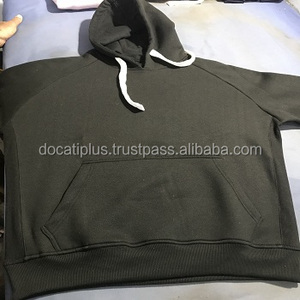 Sweats à capuche raglan tricotés imperméables et anti-plis personnalisés OEM avec panneaux latéraux côtelés pour une élasticité accrue pour hommes - Product Image 3